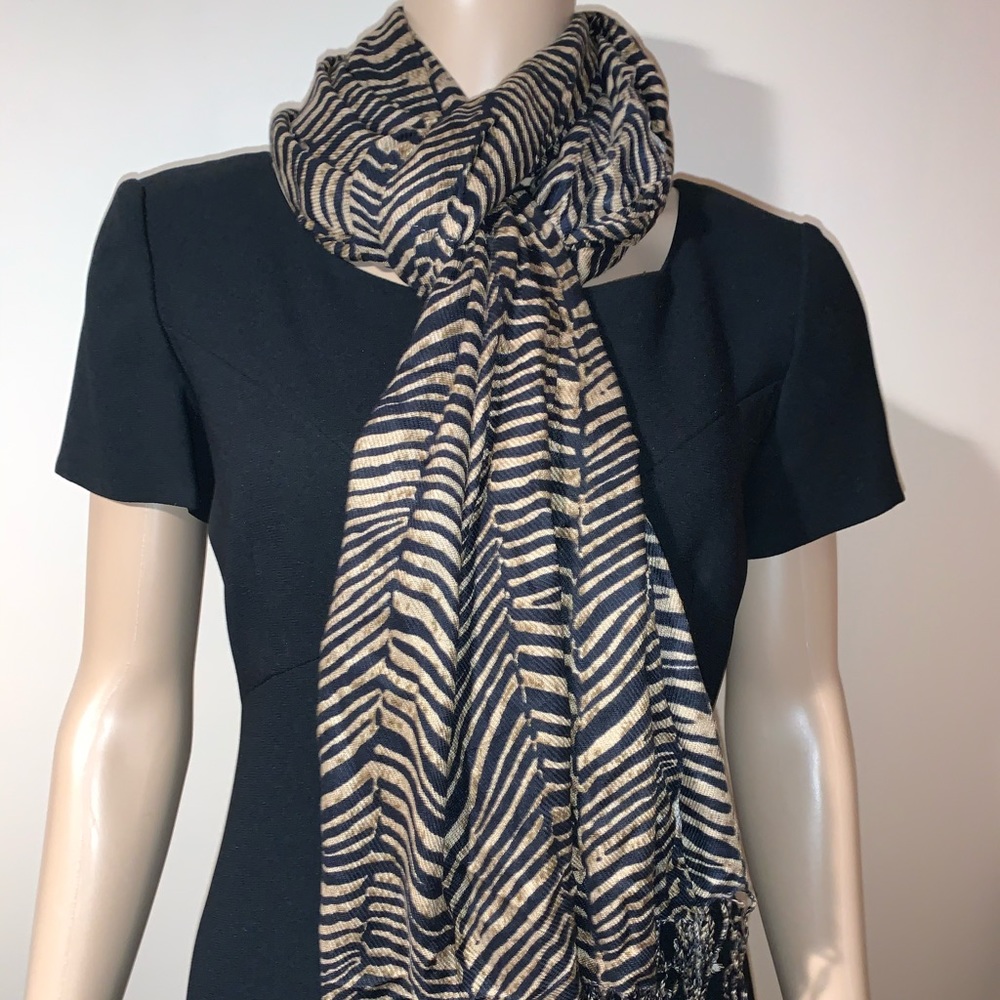 Women’s Tiger Print Scarf